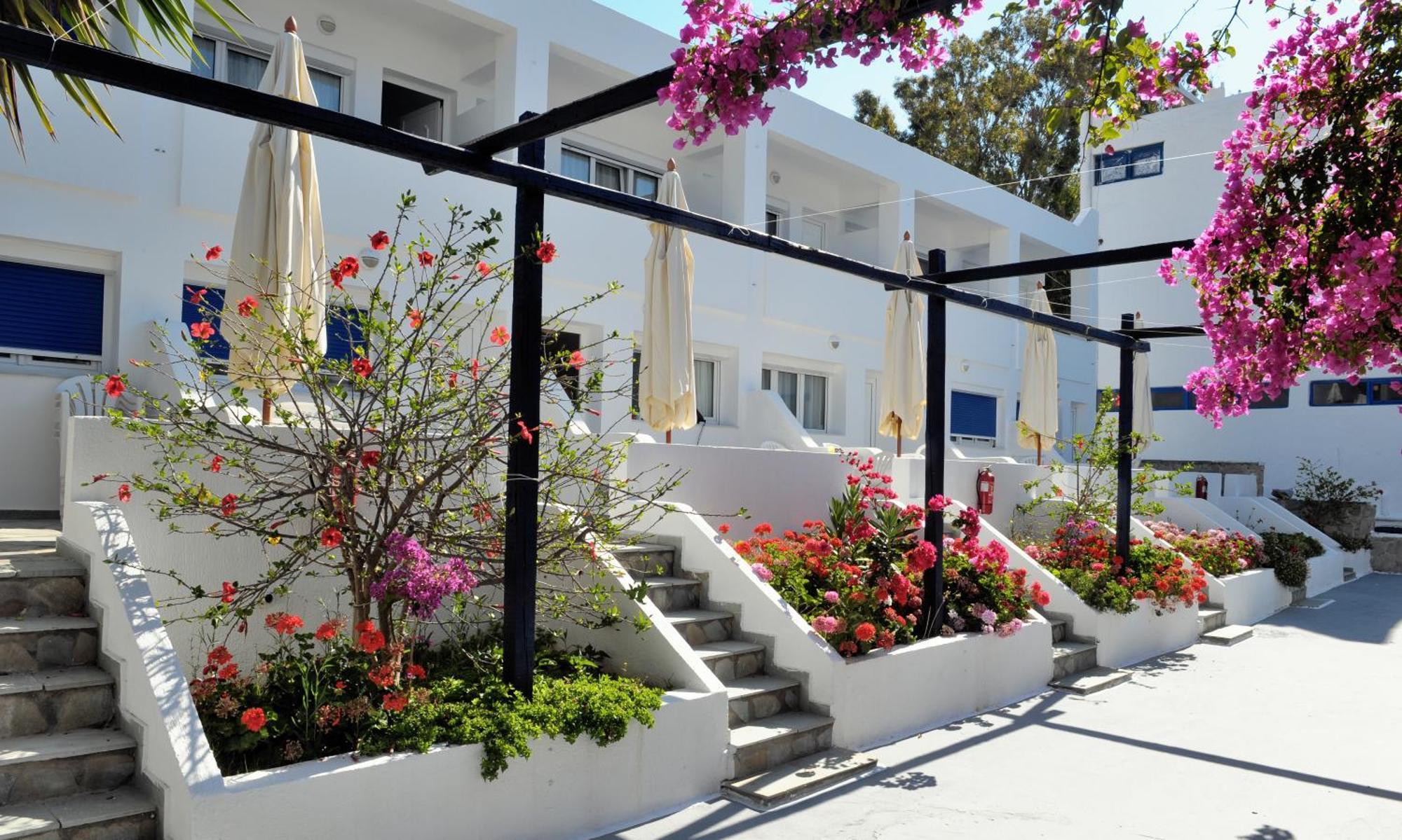 Lagada Beach Hotel Adamantas Eksteriør billede